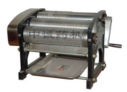 半自动中药水蜜丸机DZ-20A机械配件制造解析